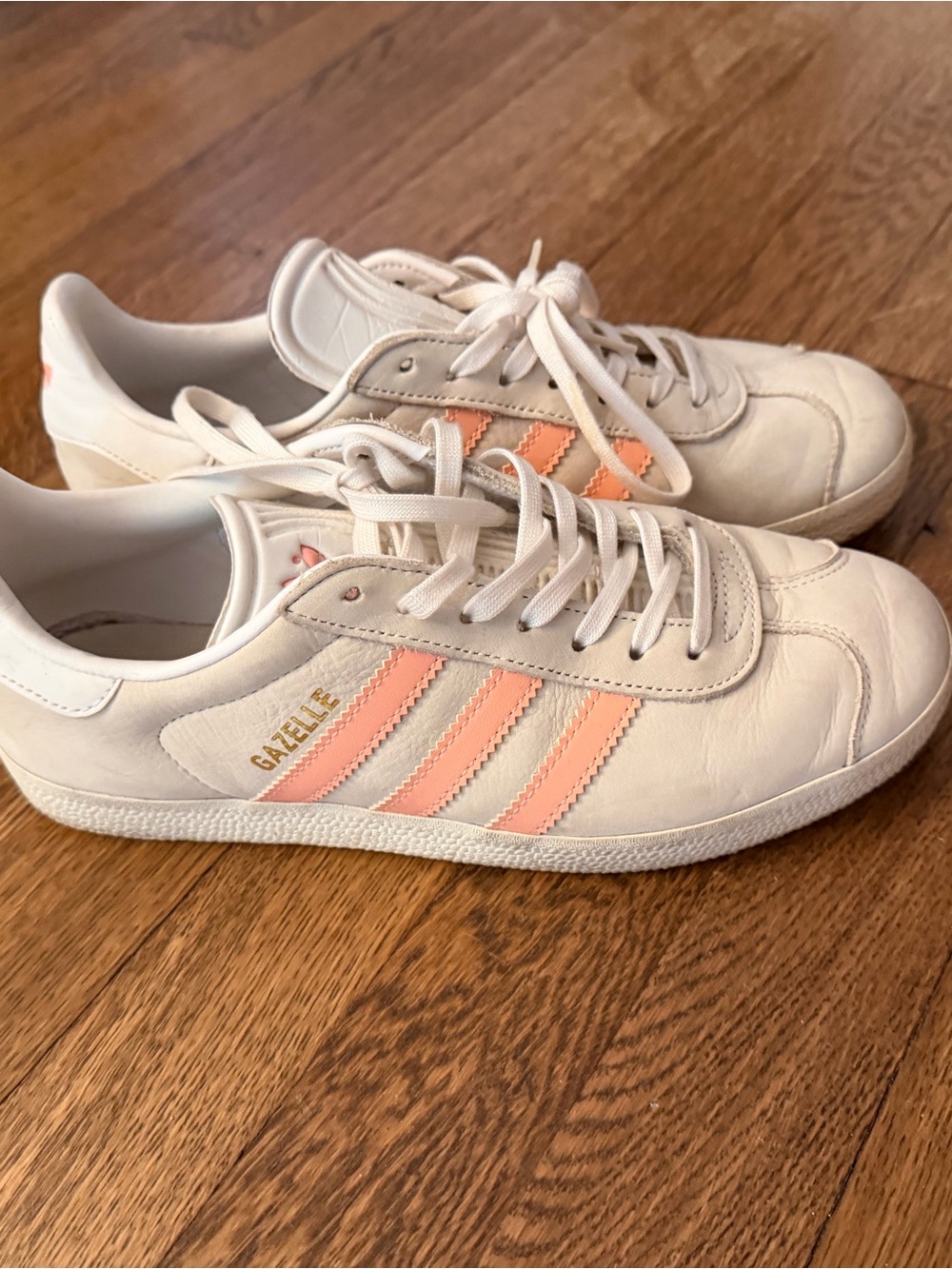 Adidas Gazelle Women’s Sneakers in Cream with Peach Stripes size 7